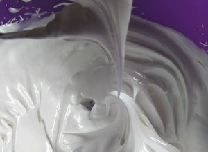 Una foto de Merengue Suizo con Ayuda del Microondas