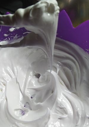 Una foto de Merengue Suizo con Ayuda del Microondas