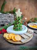 Albero di Natale di formaggio e frutta secca