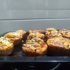 A picture of Pizza muffins.