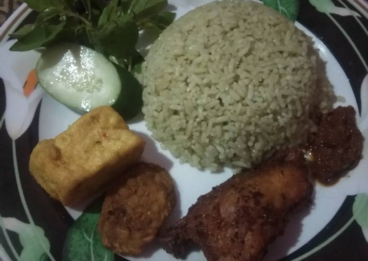 Nasi uduk pandan