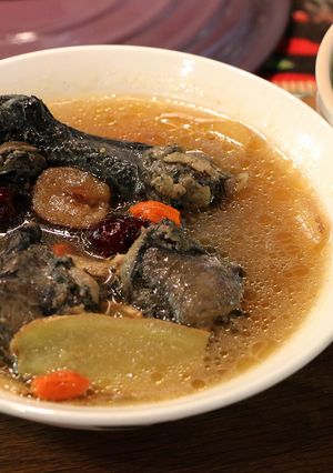 麻油烏雞湯 的食譜成品照片