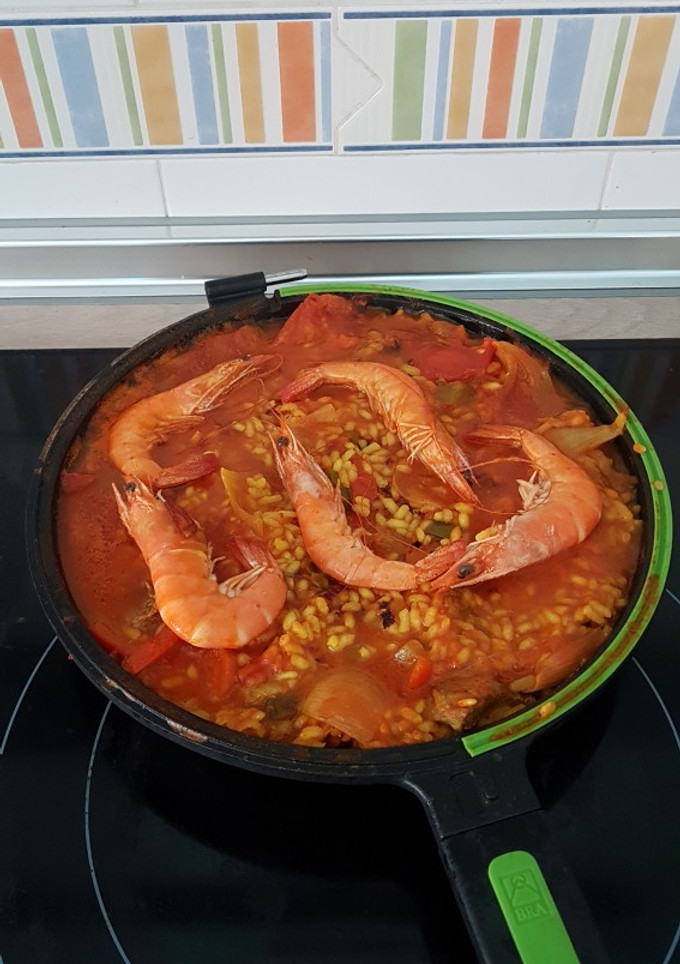 Una foto de Paella mixta extradeliciosa