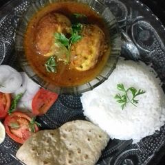 A picture of Egg curry.