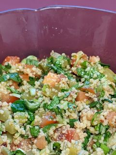 Una foto de Ensalada del día con cous-cous