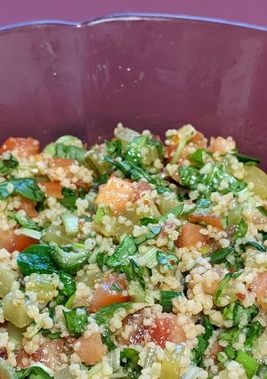 Una foto de Ensalada del día con cous-cous