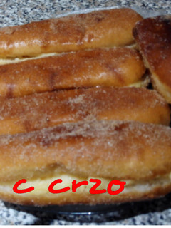 Una foto de Pepitos rellenos de crema