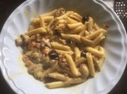 Una foto de pasta penne