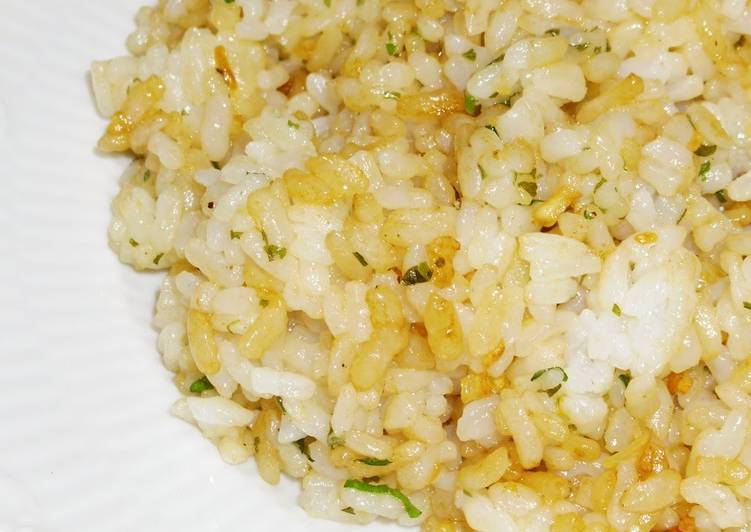 Simple Way to Make Quick Garlic Rice