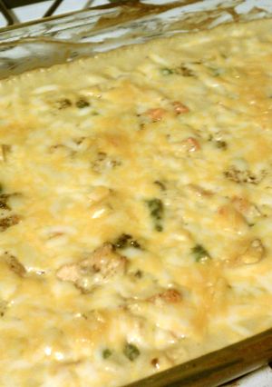 A picture of cheesy chicken casserole.