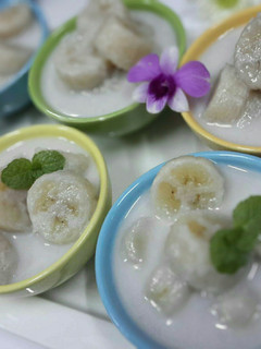 A picture of Banana in Coconut Milk / Kluai Buat Chi / Thai Dessert.