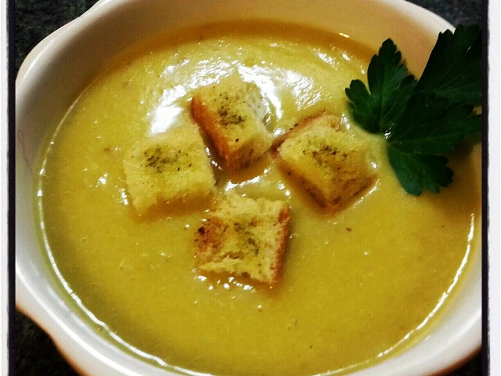 Simple Way Make Recipe Creamy Cauliflower Soup that is Perfect, Perfect}