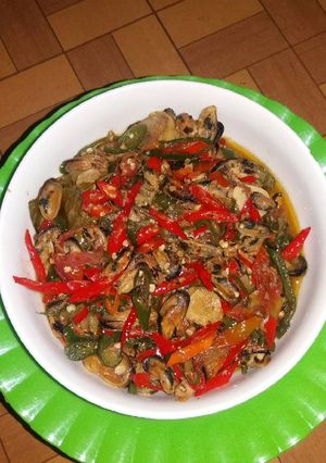 Foto resep Tumis kerang cabe campur😃😃