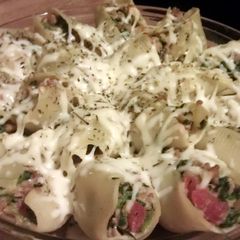 A picture of Italian Stuffed Pasta Shells.