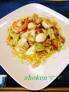 A picture of Crispy Fried Noodles with Thick Sauce.