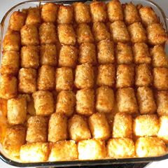 A picture of Tator-tot casserole.