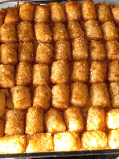 A picture of Tator-tot casserole.