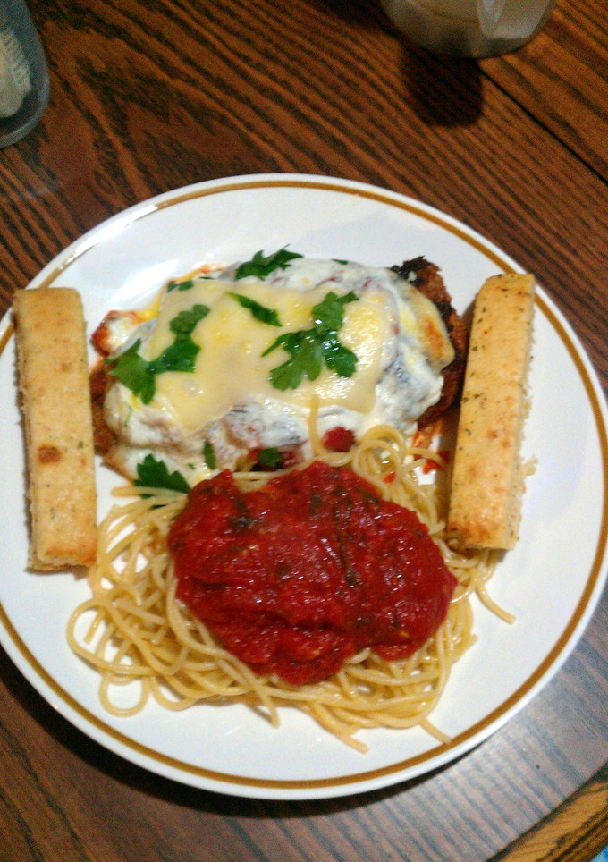 A picture of chicken parmesan.