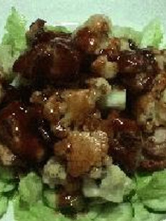 A picture of Chicken & Cauliflower in Barbecue Sauce with Lemon Flavoring.