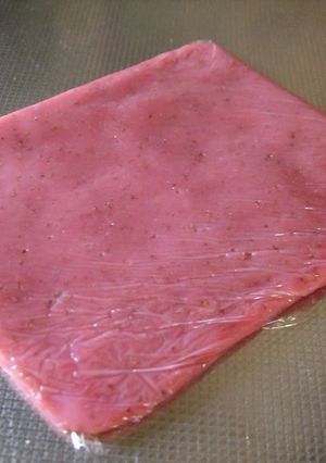 A picture of Fresh Strawberry Sheet (For making bread).