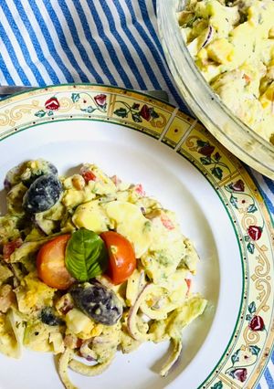 O poză a rețetei Salată cu piept de pui și avocado.