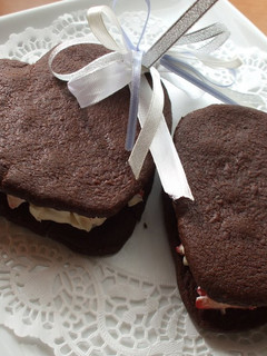 A picture of Strawberry Cream Cheese Sandwich Cookies.
