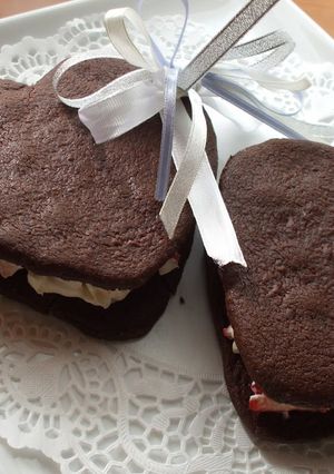 A picture of Strawberry Cream Cheese Sandwich Cookies.