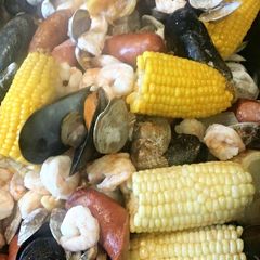 A picture of Seafood Boil.