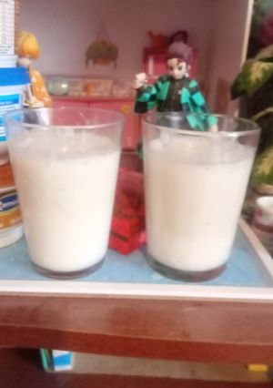 Una foto de Licuado de banana 😁 (ignoren el fondo)