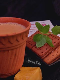 गुड़ वाली चाय (gur wali chai recipe in Hindi) रेसिपी मुख्य फोटो
