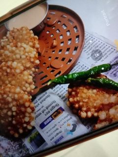 जत्रा स्पेशल-साबुदाणा वडा (sabudana vada recipe in marathi) रेसिपी चे मुख्य फोटो