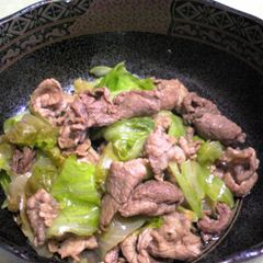 A picture of Sliced Beef and Lettuce Stir-Fry.