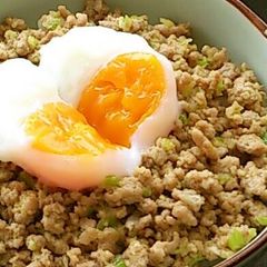 A picture of Japanese Leek & Ground Pork Soboro.
