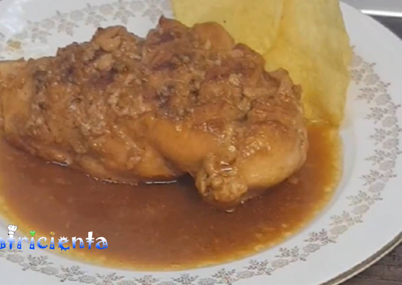 Pechugas de pollo enteras en salsa (jugositas)