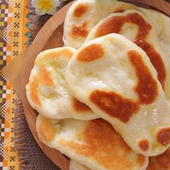 A picture of Delicious Naan Bread.
