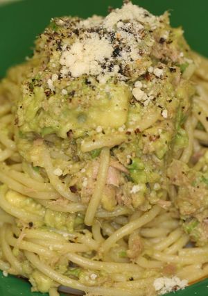 A picture of Simple Avocado, Tuna & Cheese Pasta.