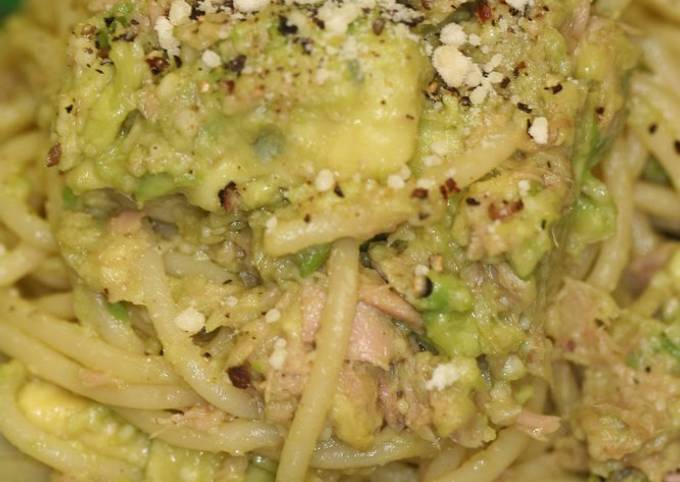 Simple Avocado, Tuna & Cheese Pasta Recipe