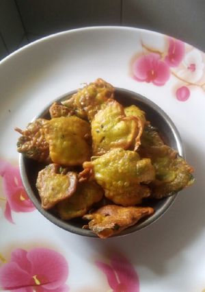 পলতা পাতার বড়া(Polta patar bora recipe in bengali) রেসিপির প্রধান ছবি
