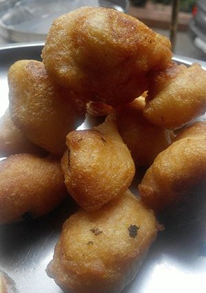 A picture of Split Black Gram Fritters - Medu Vada..