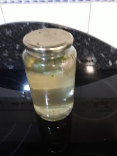 Una foto de Infusión de manzanilla, menta fresca y jengibre