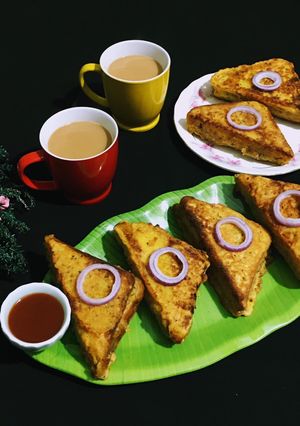 A picture of Stuffed Bread Pakoda.
