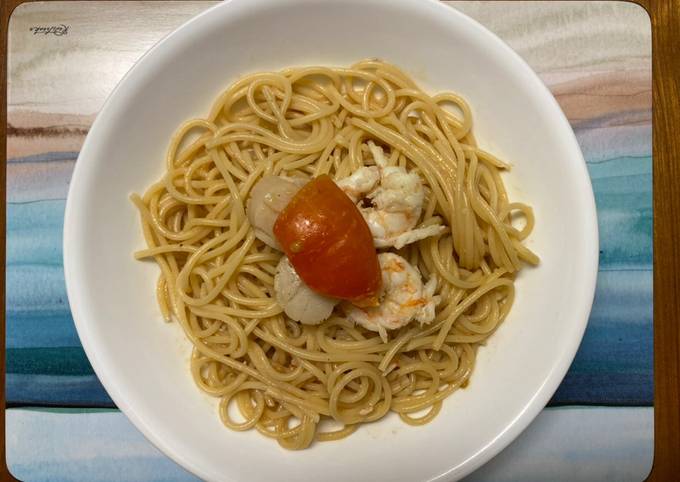 Prawn Spaghetti with Tom Yum Goong 冬蔭功蝦肉意粉