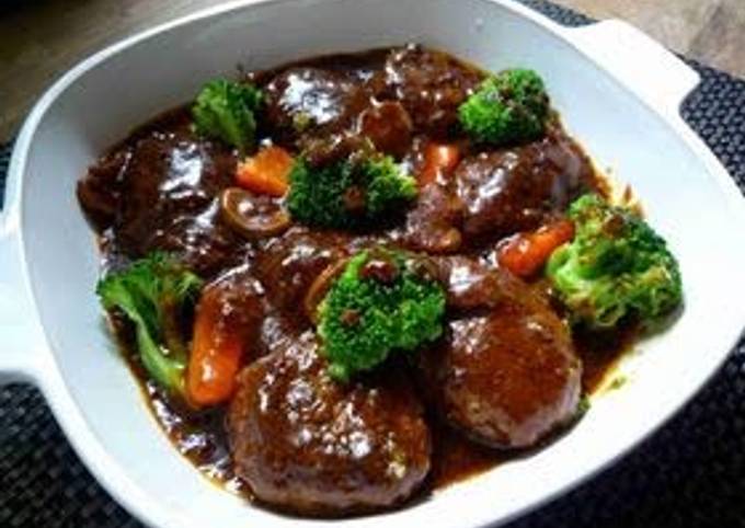 Recipe of Perfect Delicious Hamburgers Simmered In Demi-glace Sauce