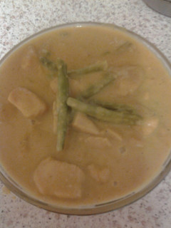 A picture of Moes Honey Chicken Curry.