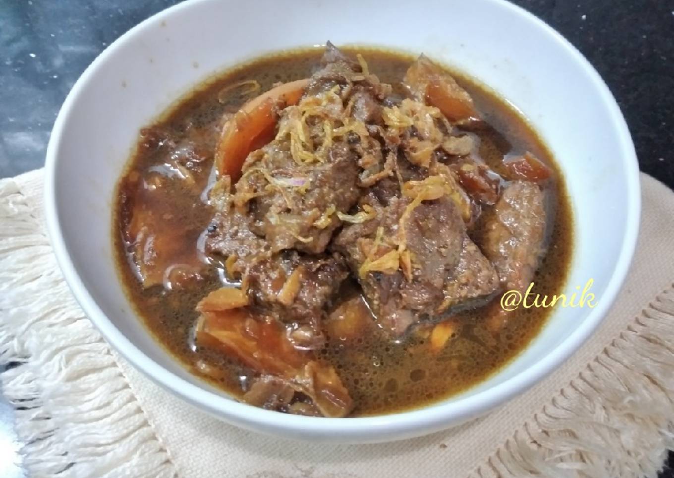 306. Semur Daging Sapi