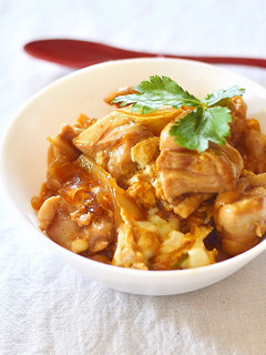 A picture of [Basic] Easy Oyako Donburi in a Frying Pan.