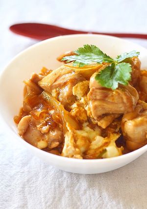A picture of [Basic] Easy Oyako Donburi in a Frying Pan.