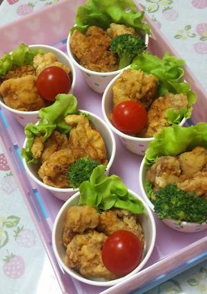 A picture of Karaage (Japanese Fried Chicken) in Cups.
