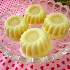 A picture of Milky Mini Ice Cream with Jasmine Tea.