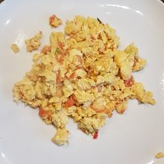 A picture of Mexican Scrambled Eggs.